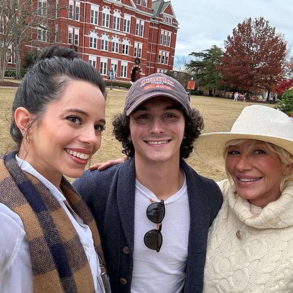 Meet your Posher, Kiki - Picture 8 of 10